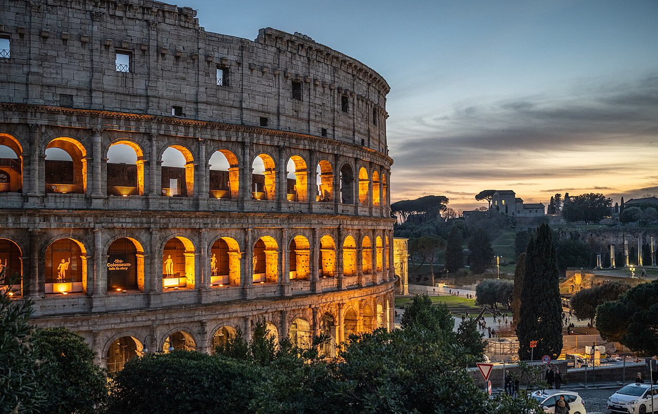 El Coliseo de Roma al atardecer
